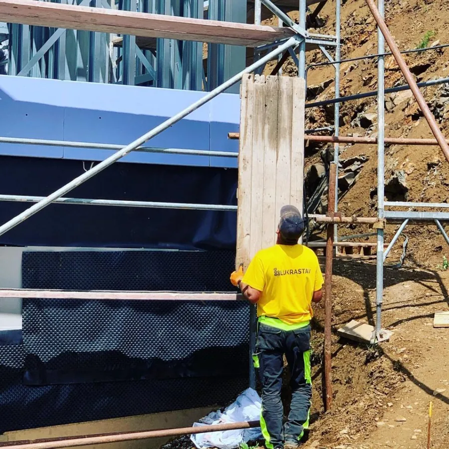 Lešenářská konstrukce na stavbě